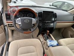 تۆیۆتا لاند کروزەر